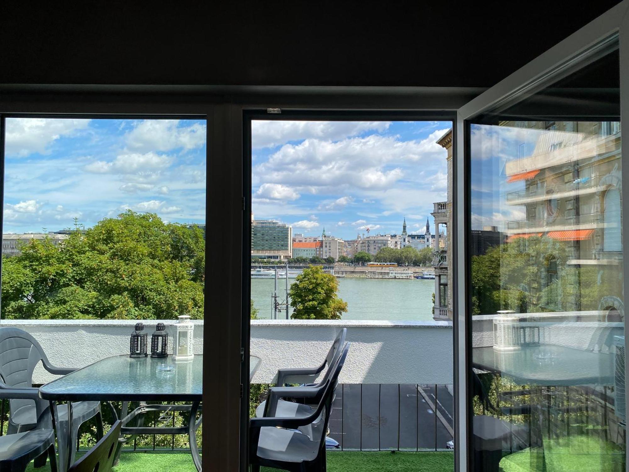 Danube View Artapartment With Balcony Budapest Ngoại thất bức ảnh